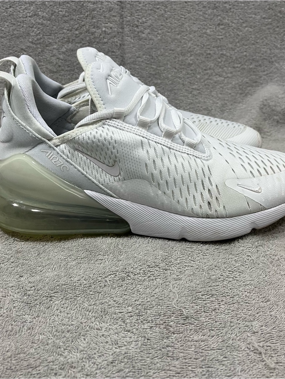 Nike Air Max 270 Shoes Youth Size 7Y Triple White Mesh Sneakers 943345-103 Read